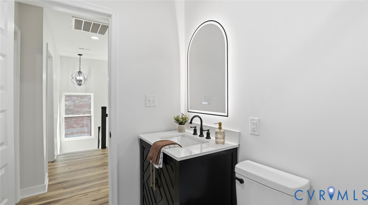 415 W 24th St