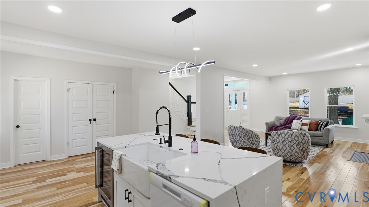415 W 24th St