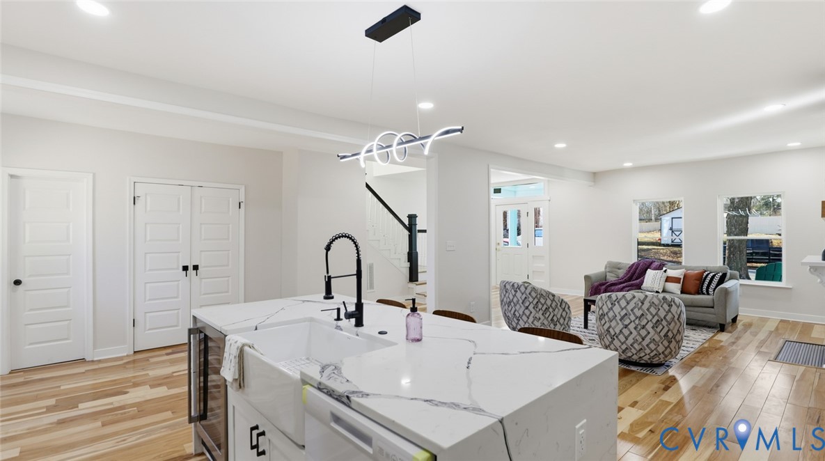 415 W 24th St
