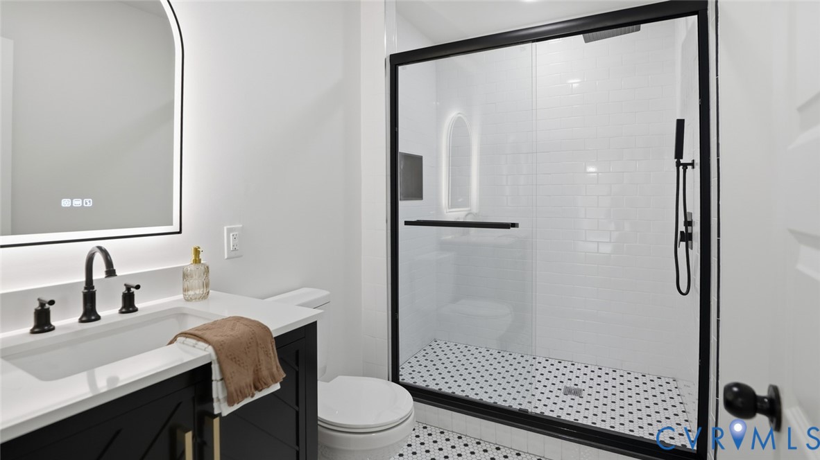 415 W 24th St