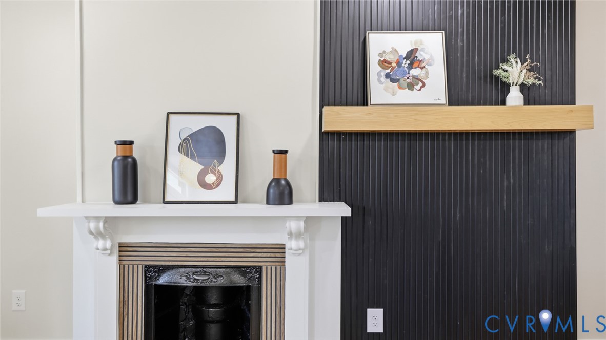 415 W 24th St