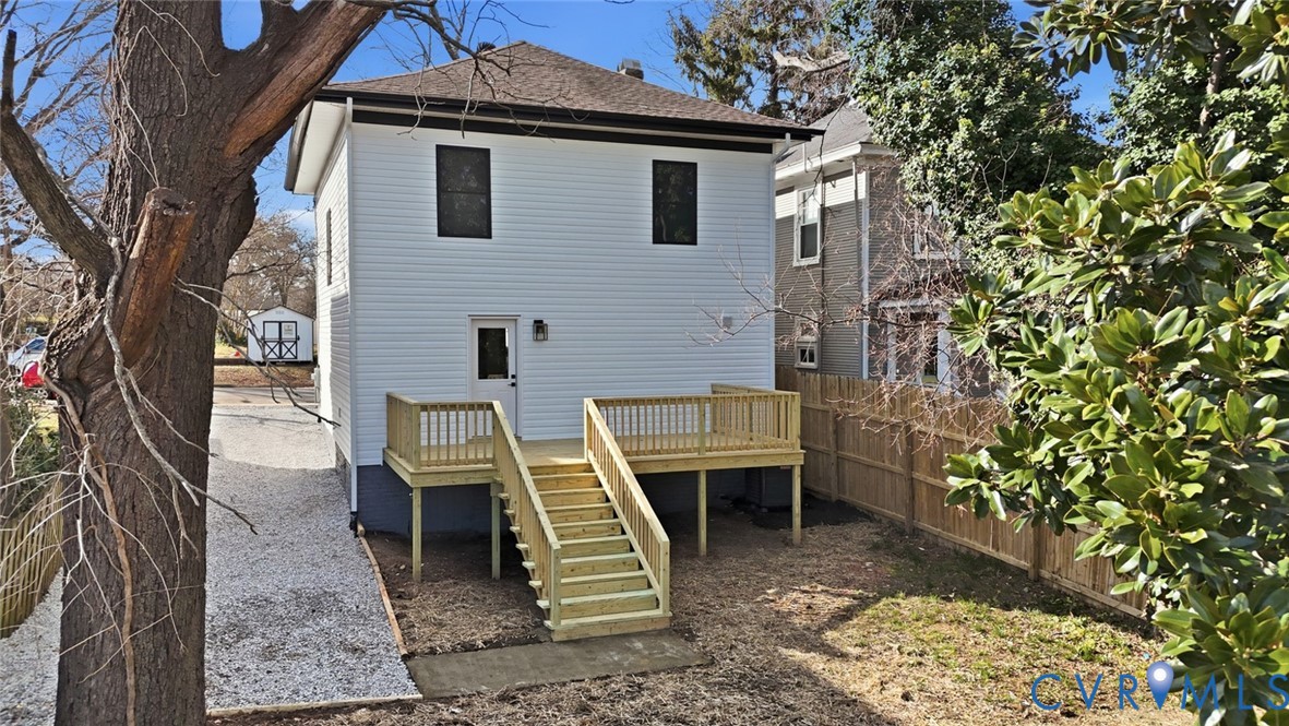 415 W 24th St