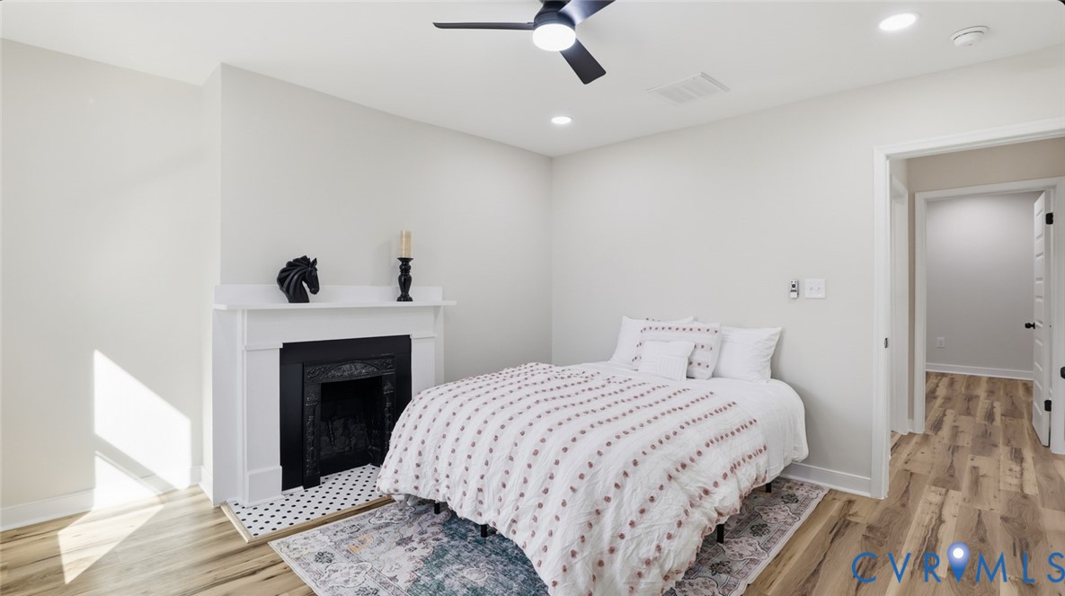 415 W 24th St