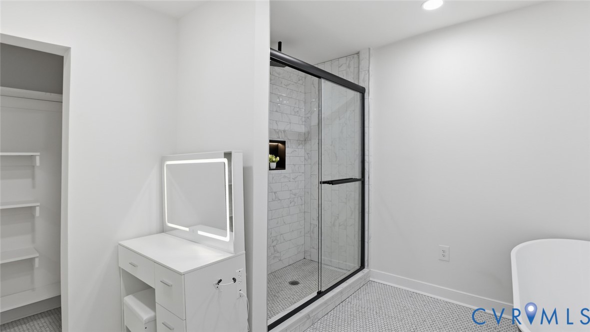 415 W 24th St