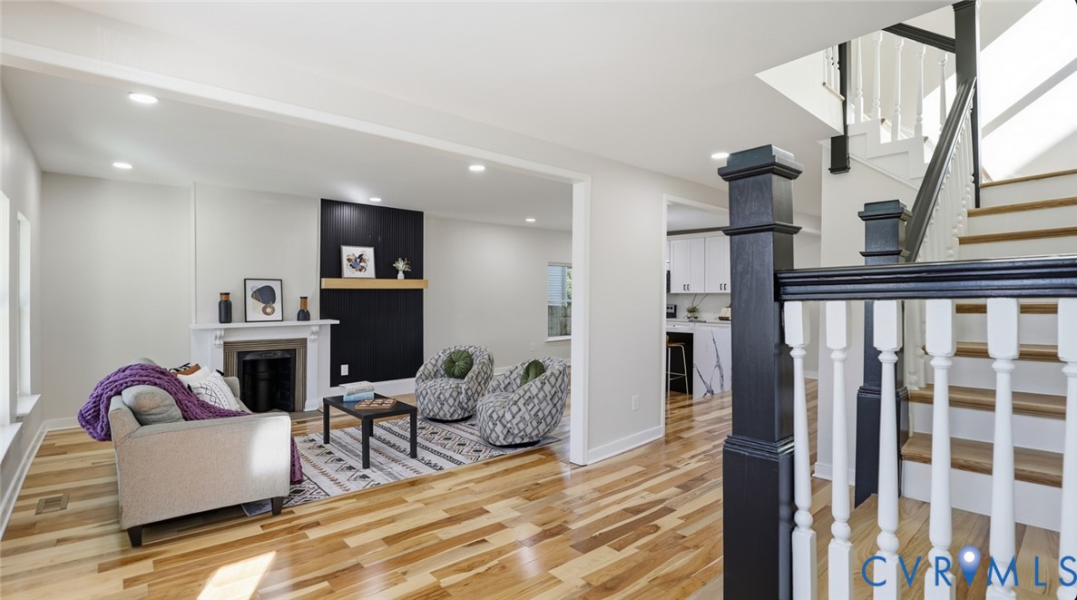 415 W 24th St