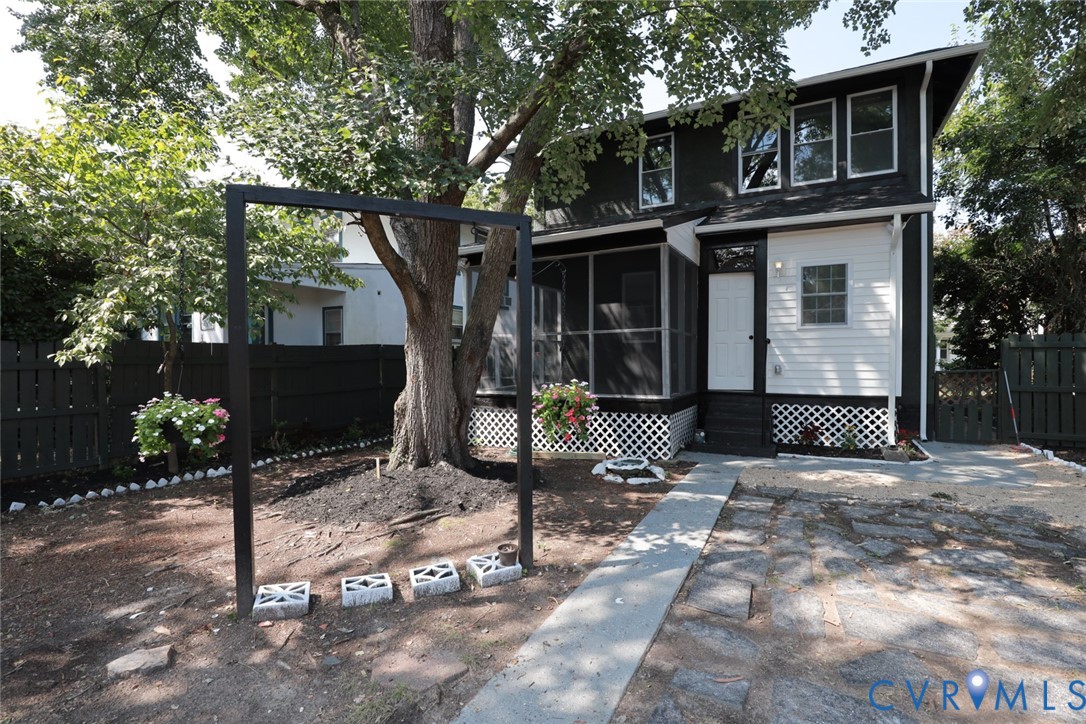 1323 Avondale Ave