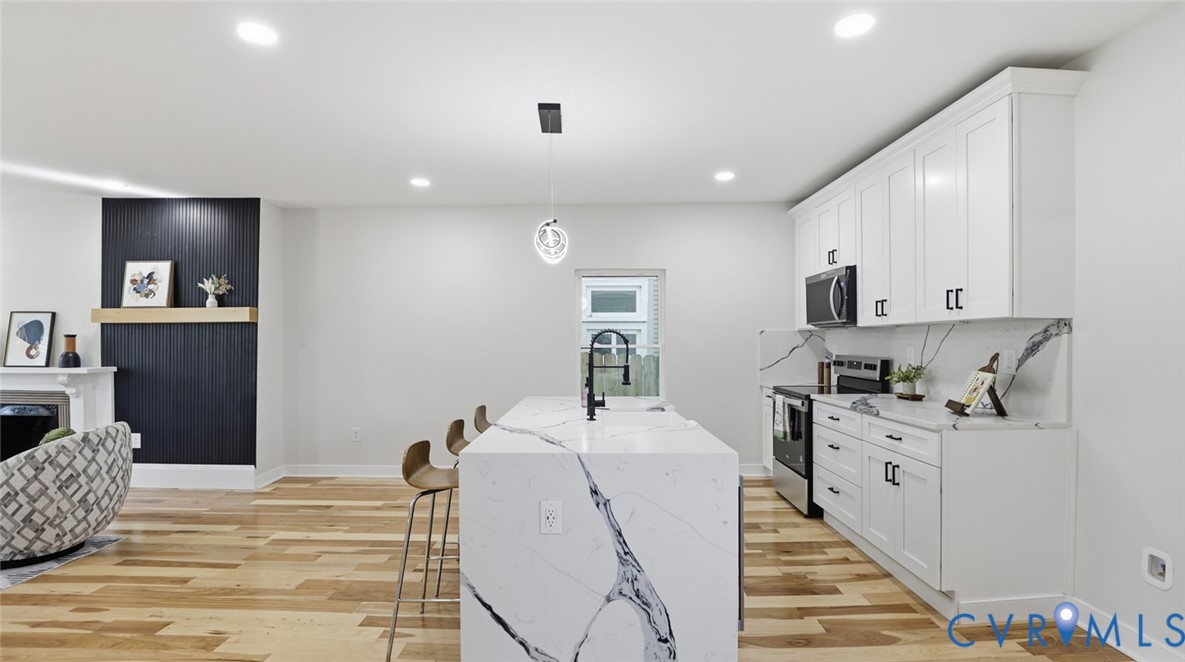 415 W 24th St