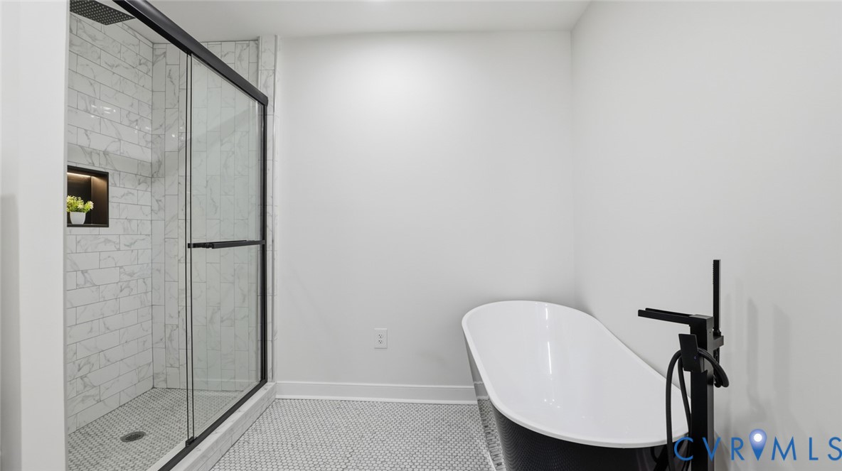 415 W 24th St