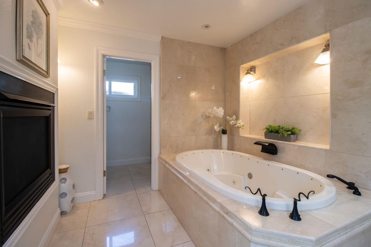 1313 Echo Valley DR