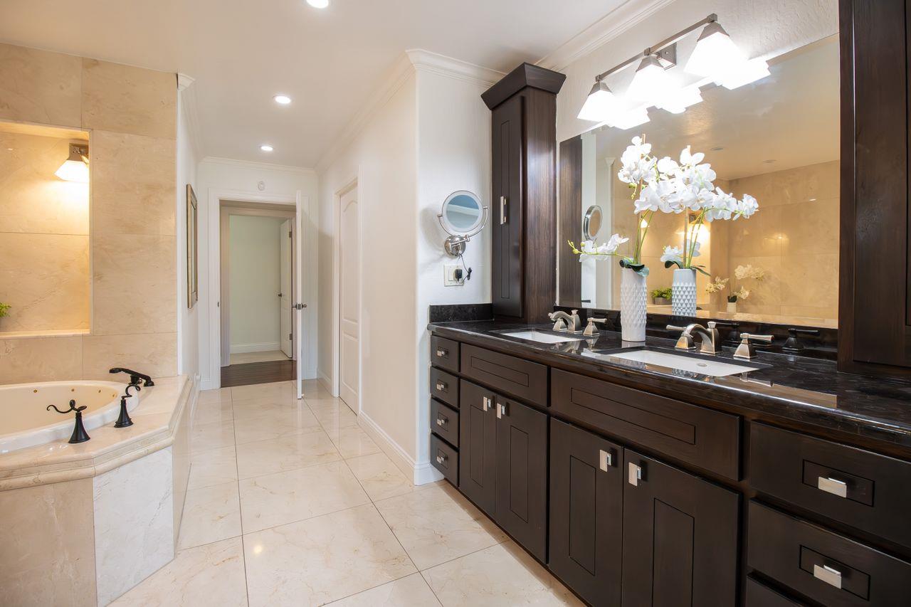 1313 Echo Valley DR