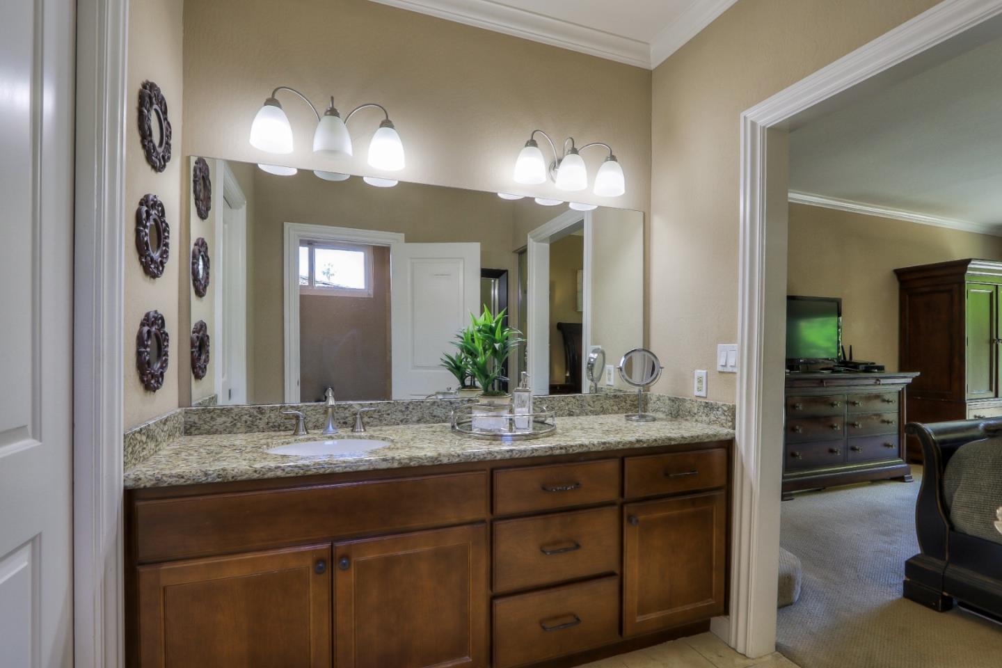 6699 Crystal Springs DR