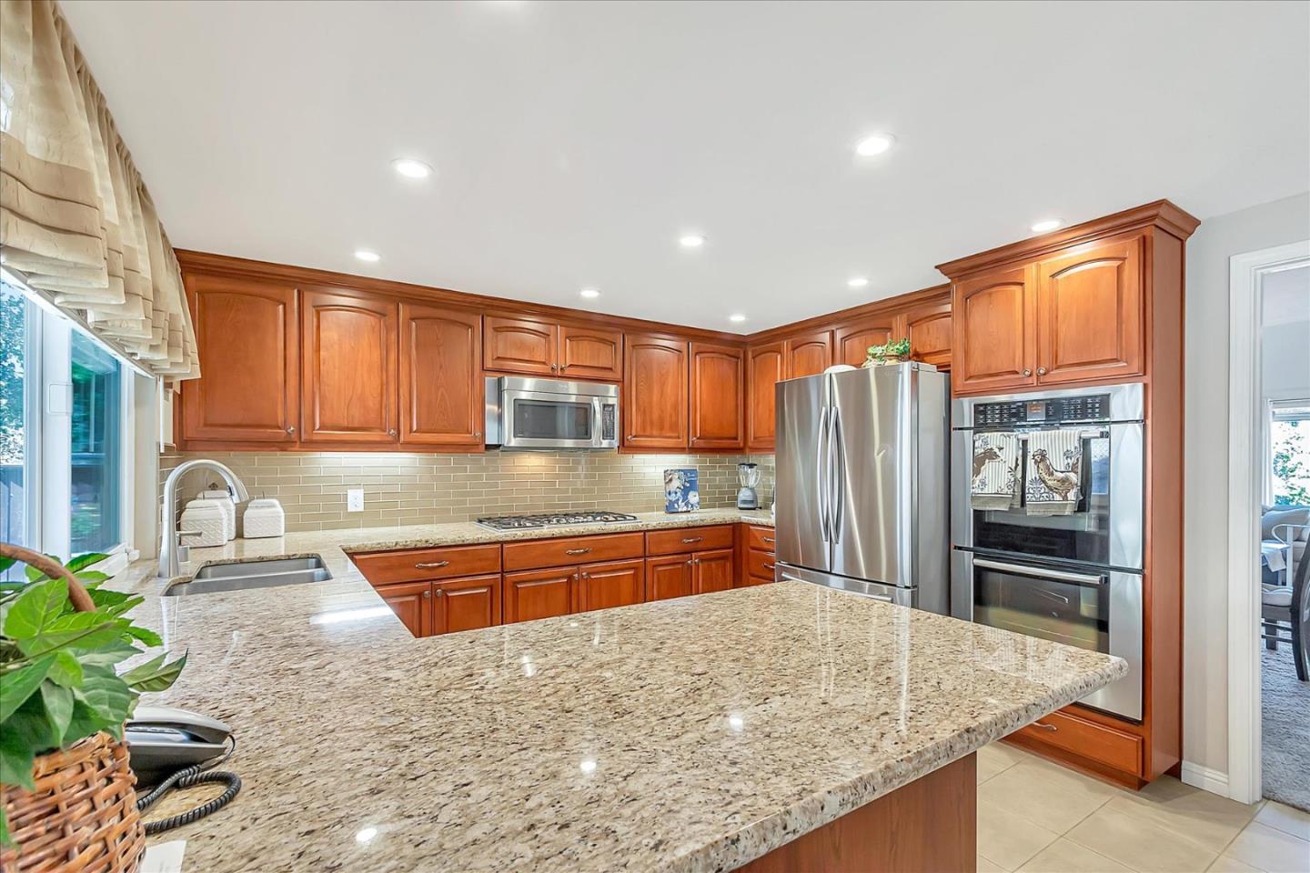6426 Curie CT