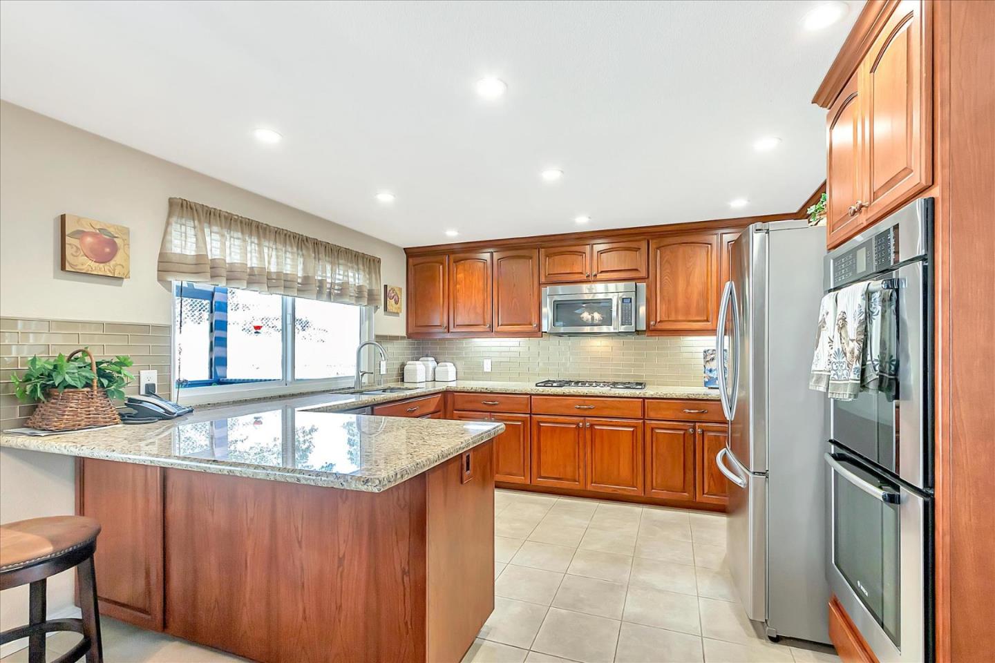 6426 Curie CT