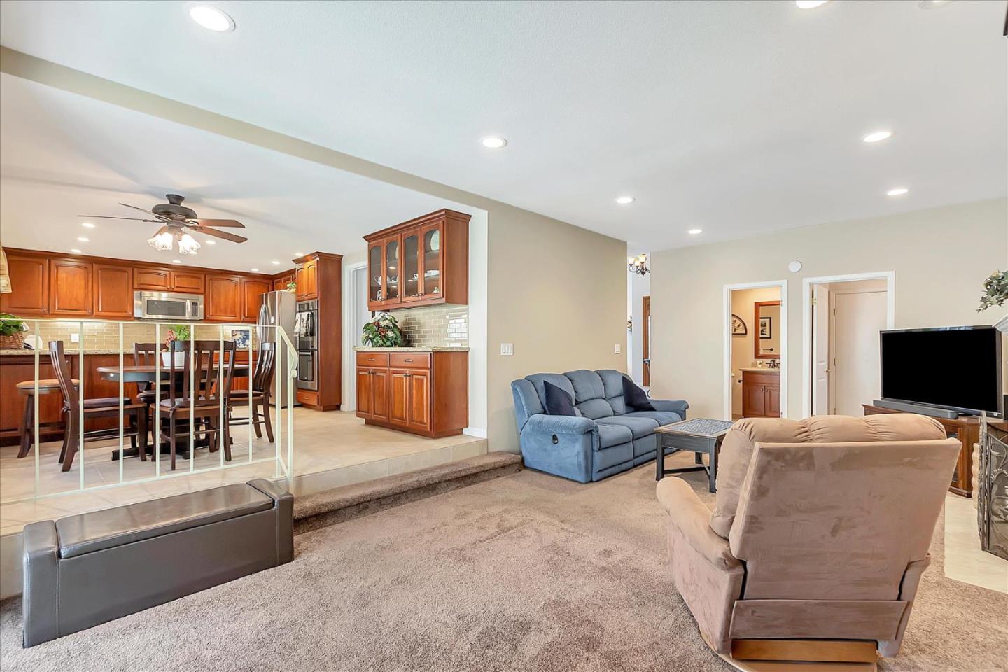 6426 Curie CT