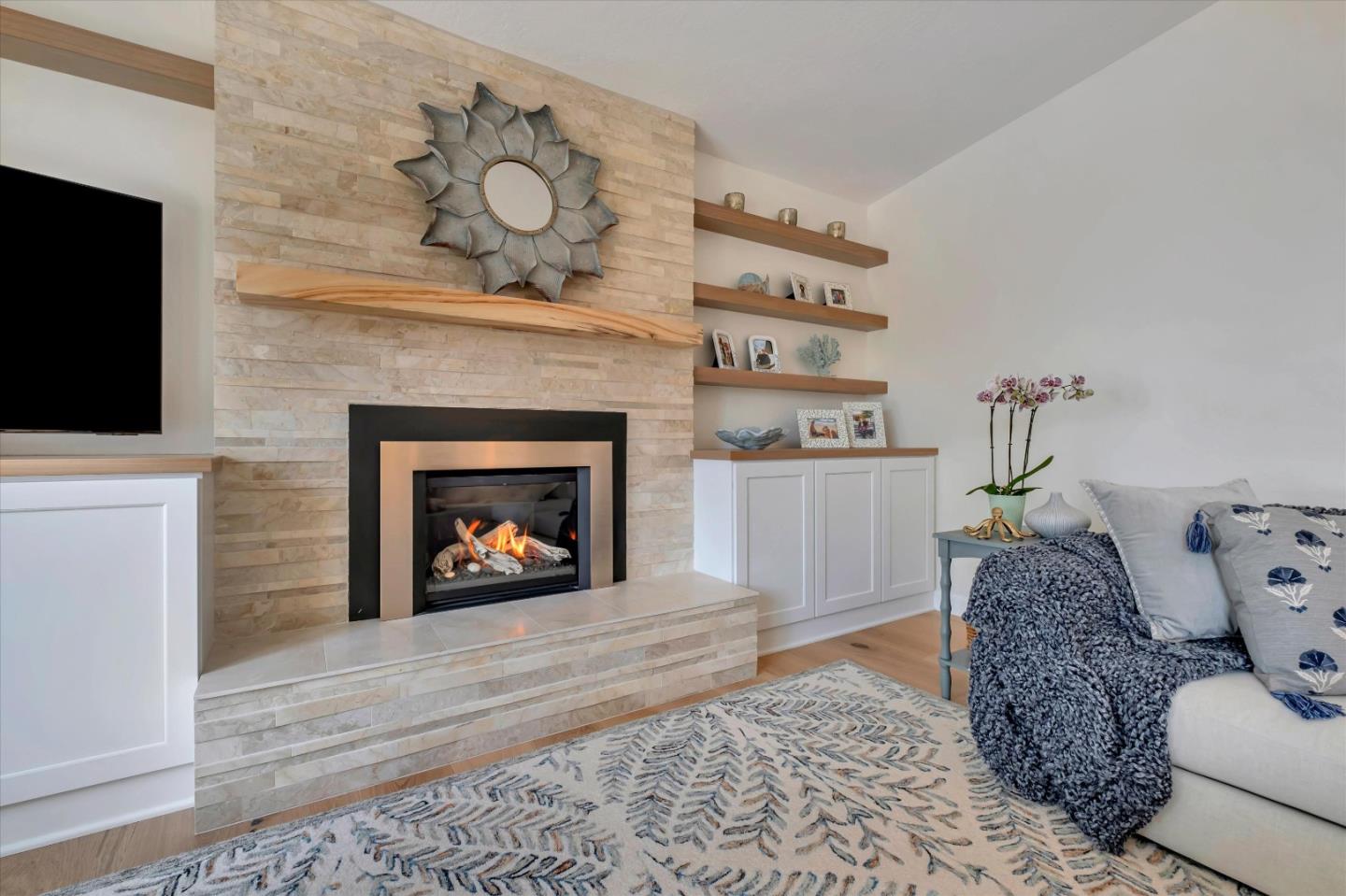 627 Seacliff DR