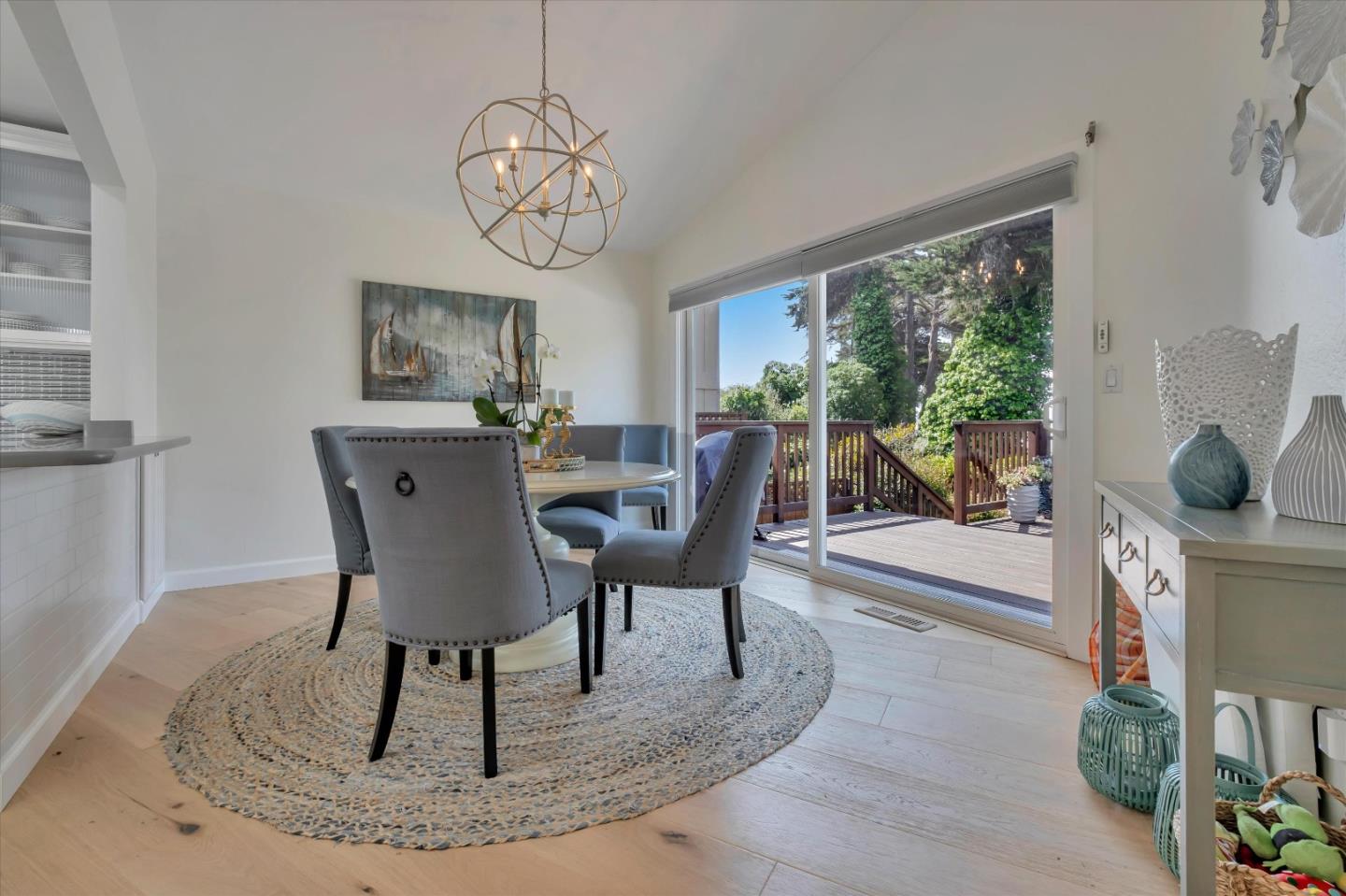 627 Seacliff DR