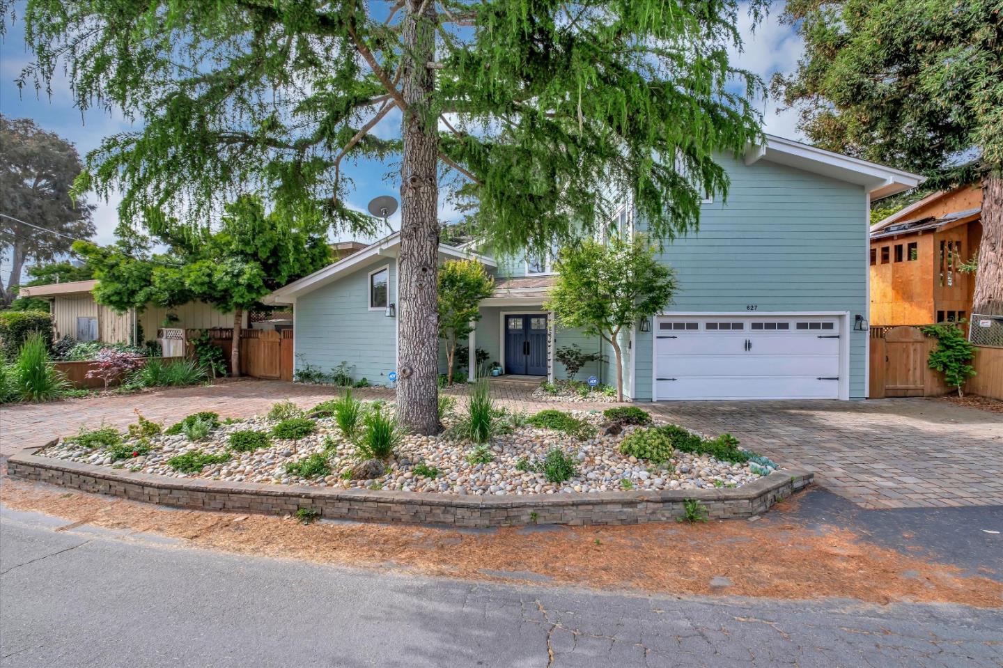 627 Seacliff DR