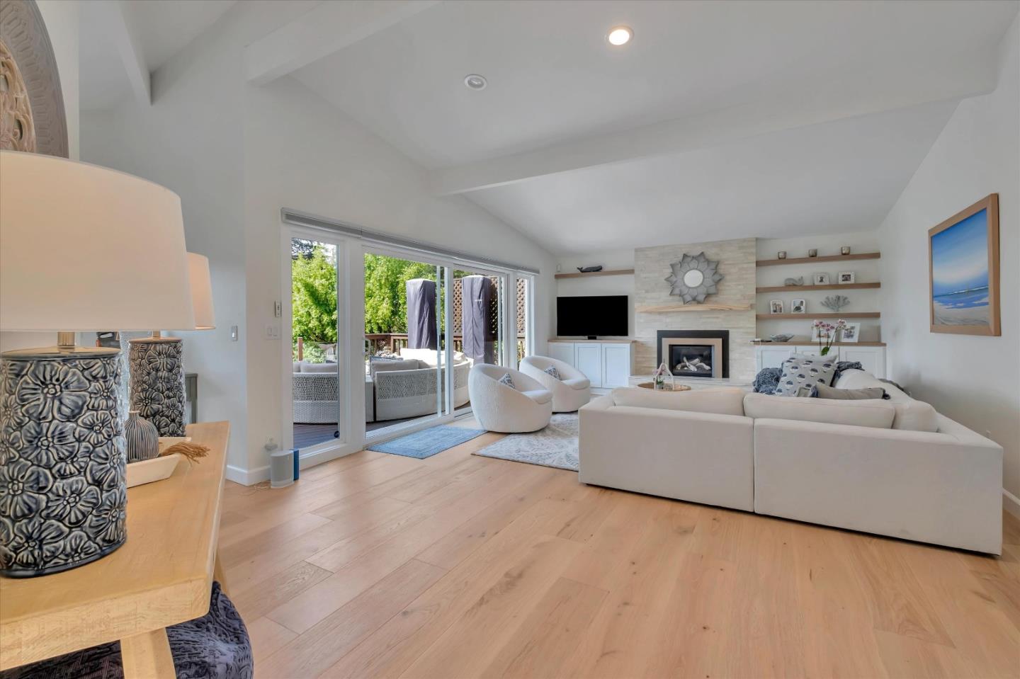 627 Seacliff DR