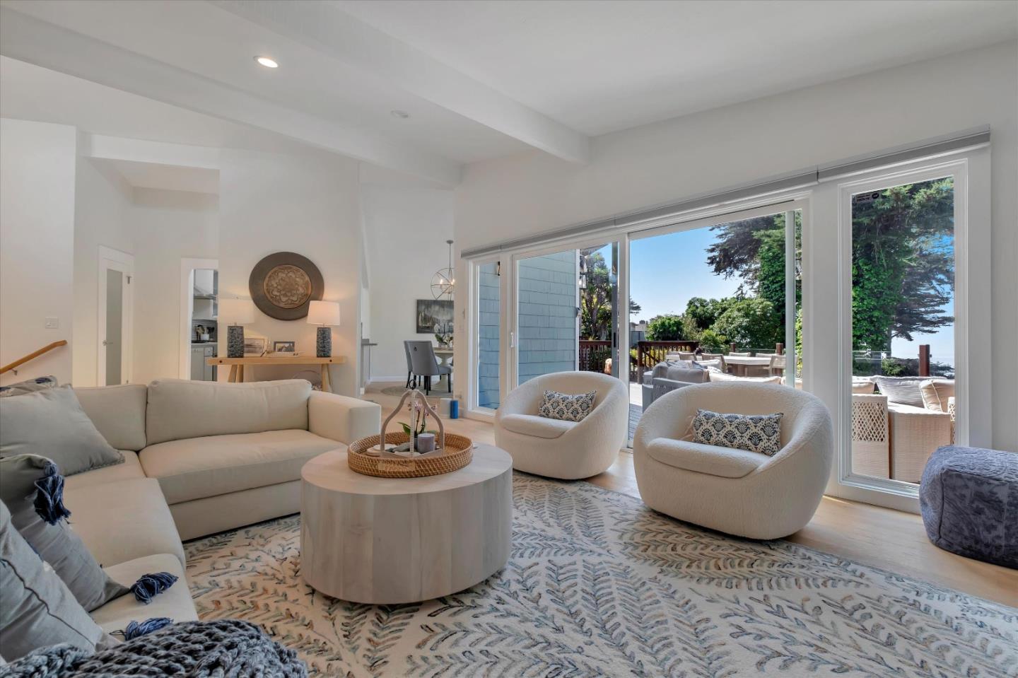 627 Seacliff DR