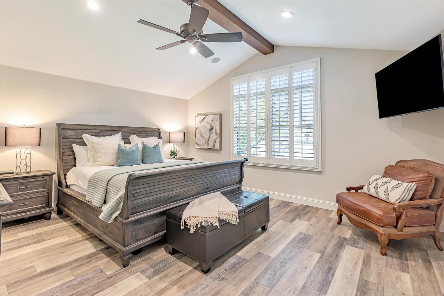 6590 Crystal Springs DR