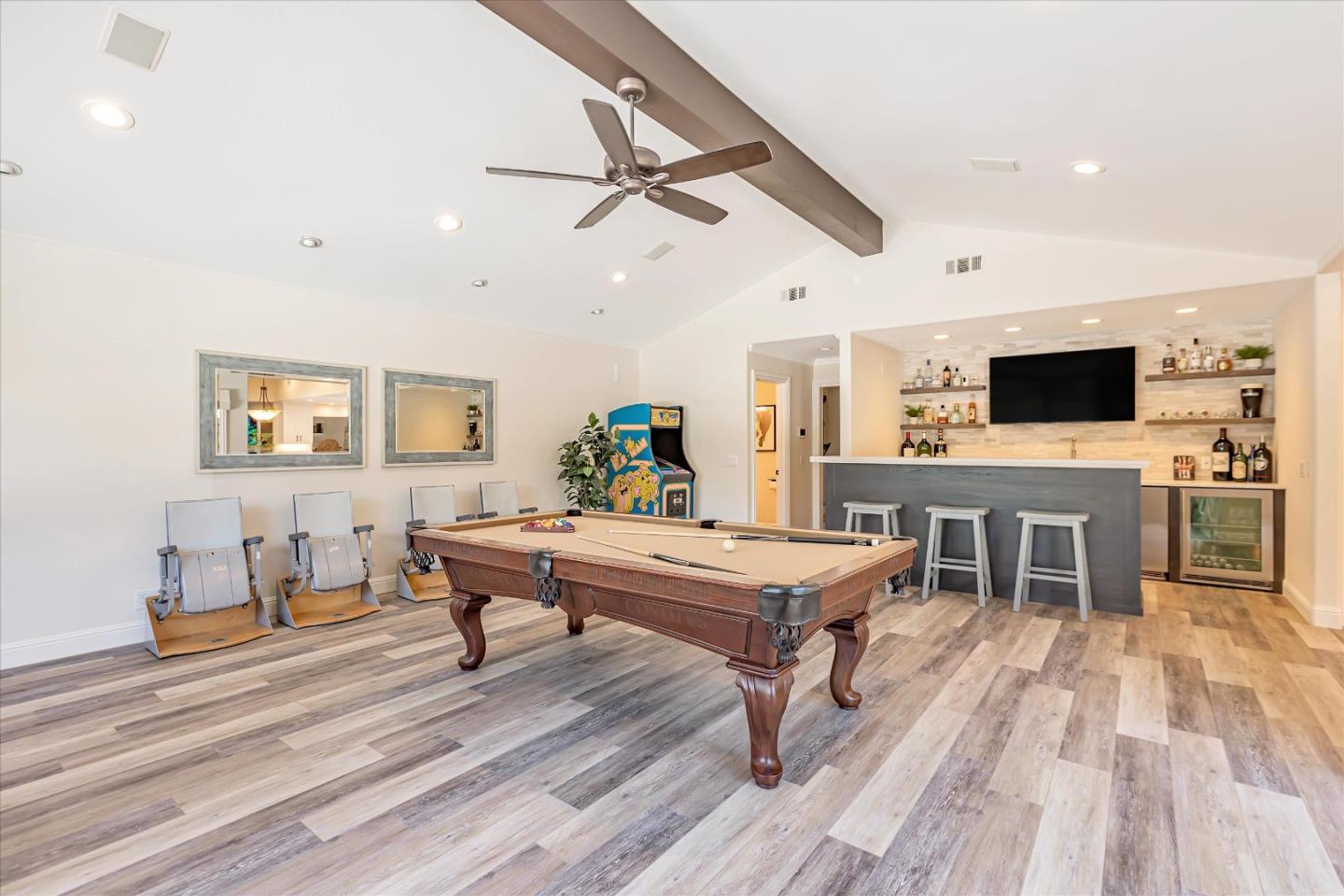 6590 Crystal Springs DR