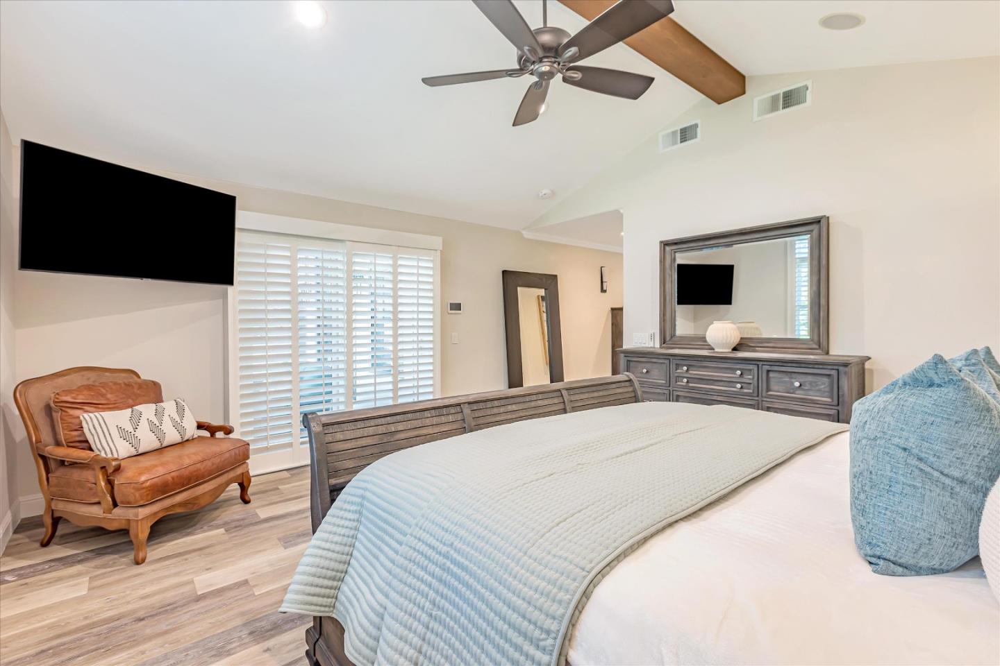 6590 Crystal Springs DR