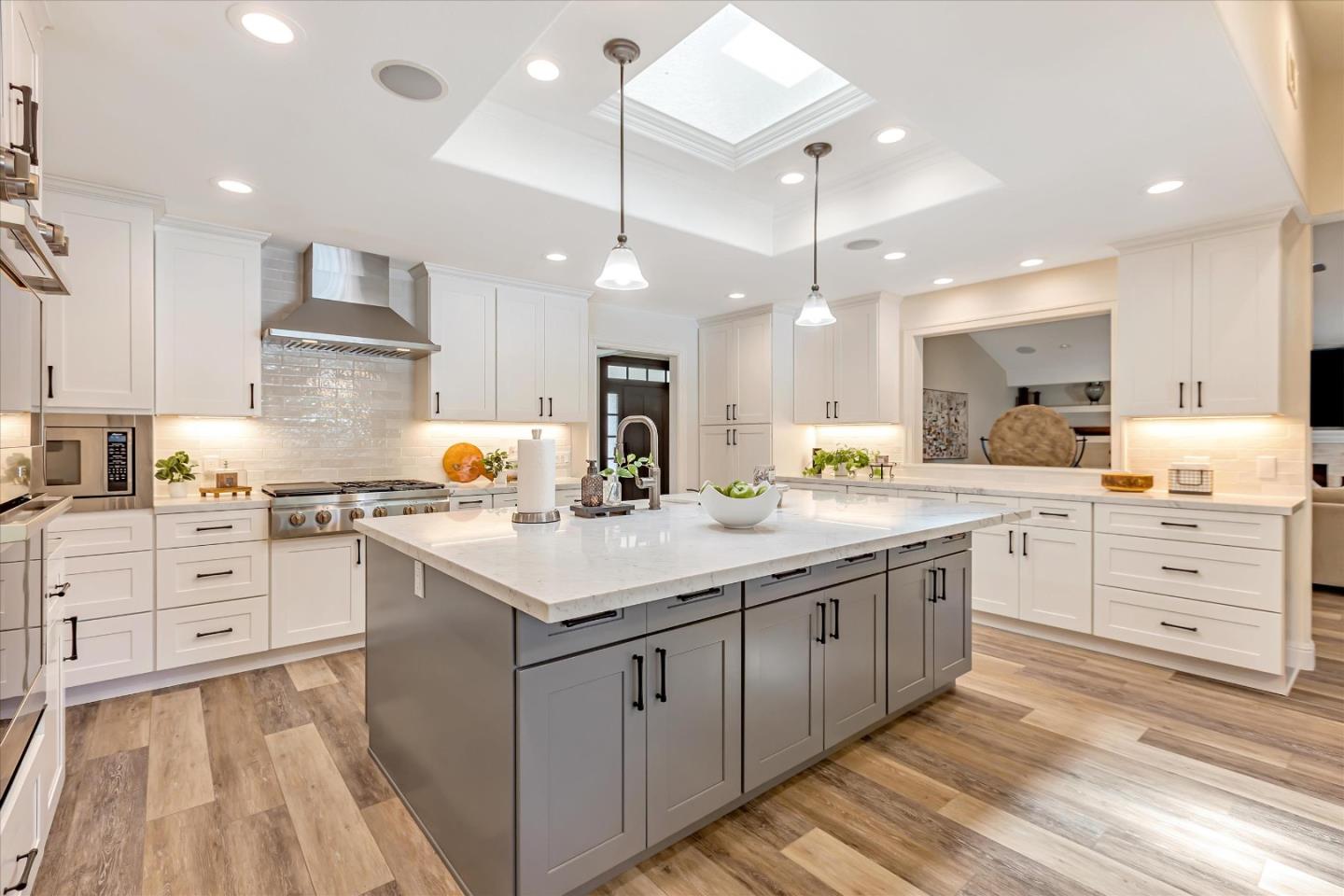 6590 Crystal Springs DR