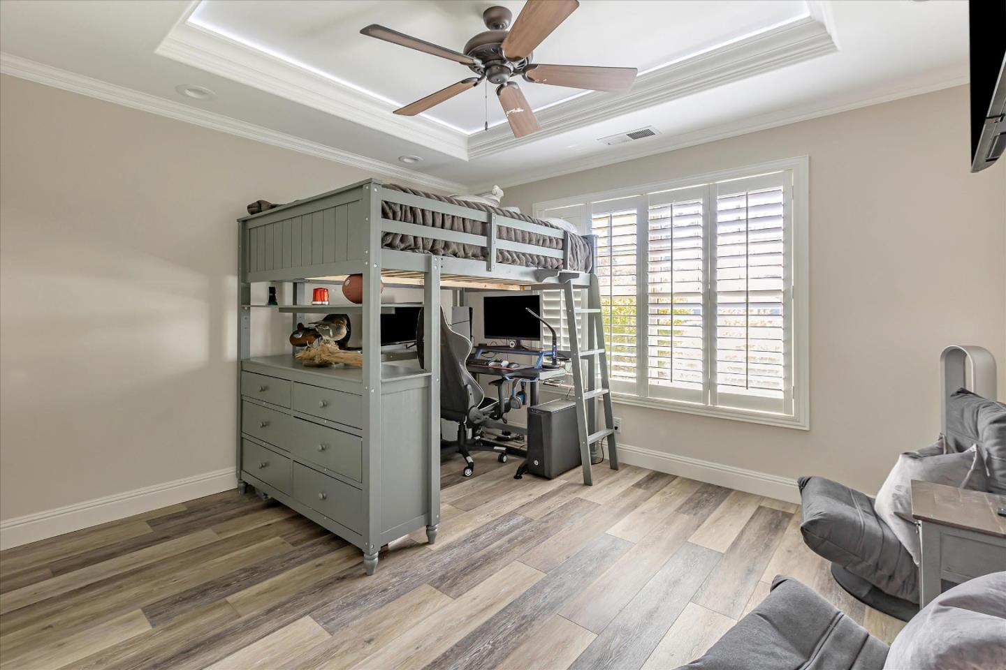 6590 Crystal Springs DR