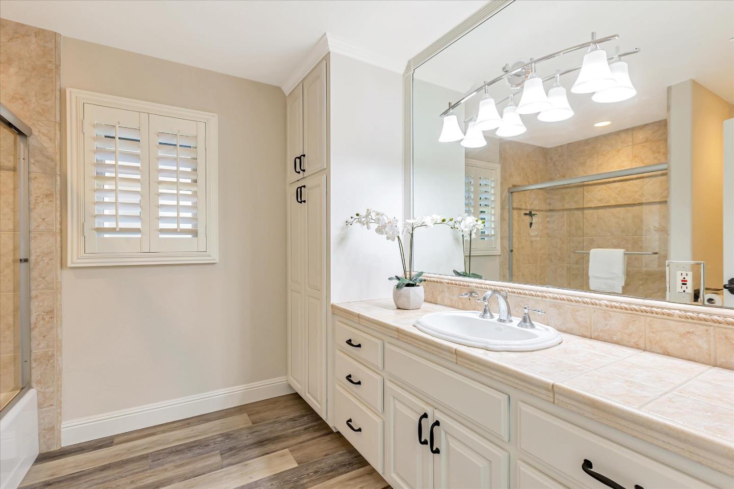 6590 Crystal Springs DR