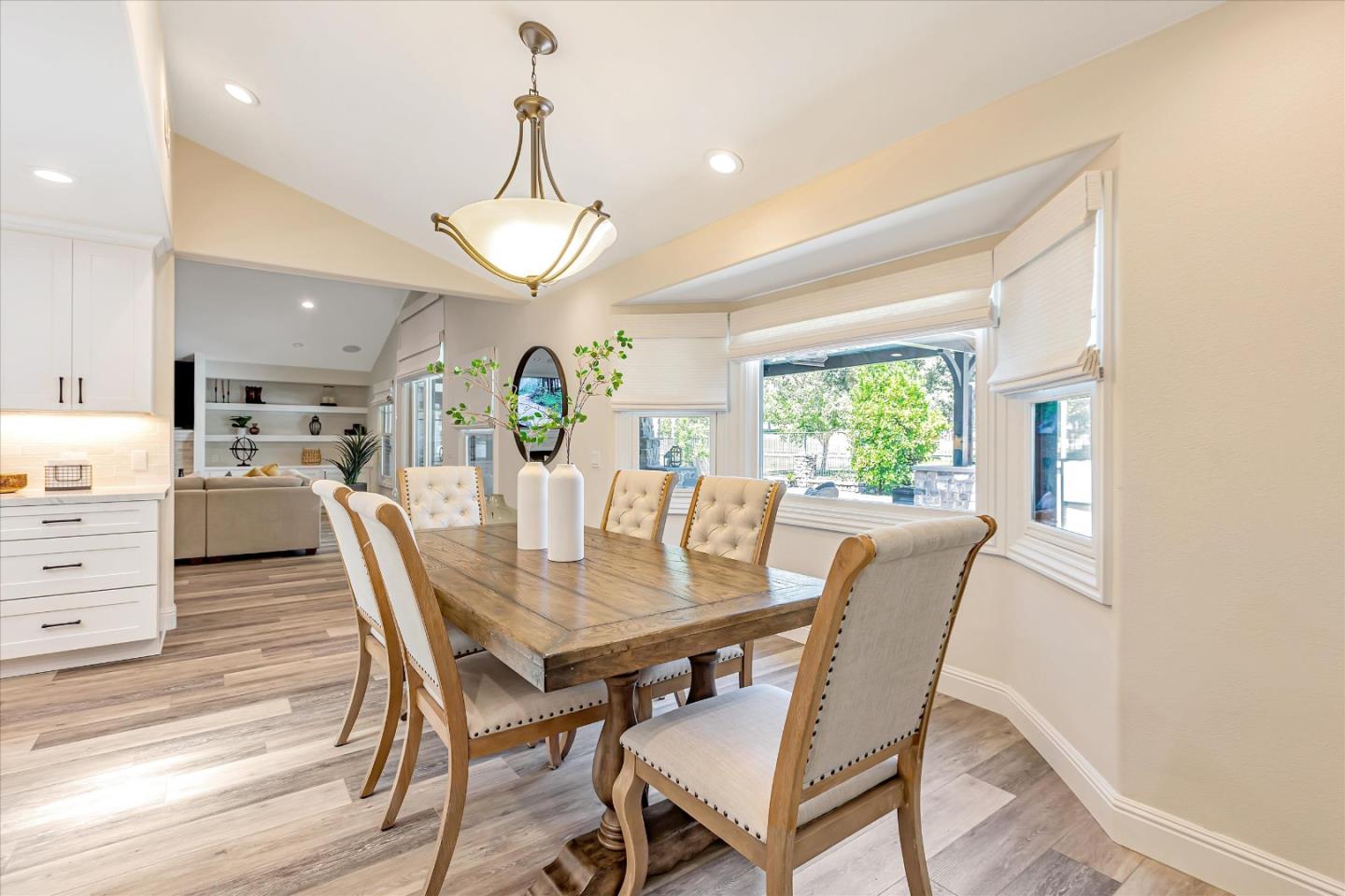 6590 Crystal Springs DR