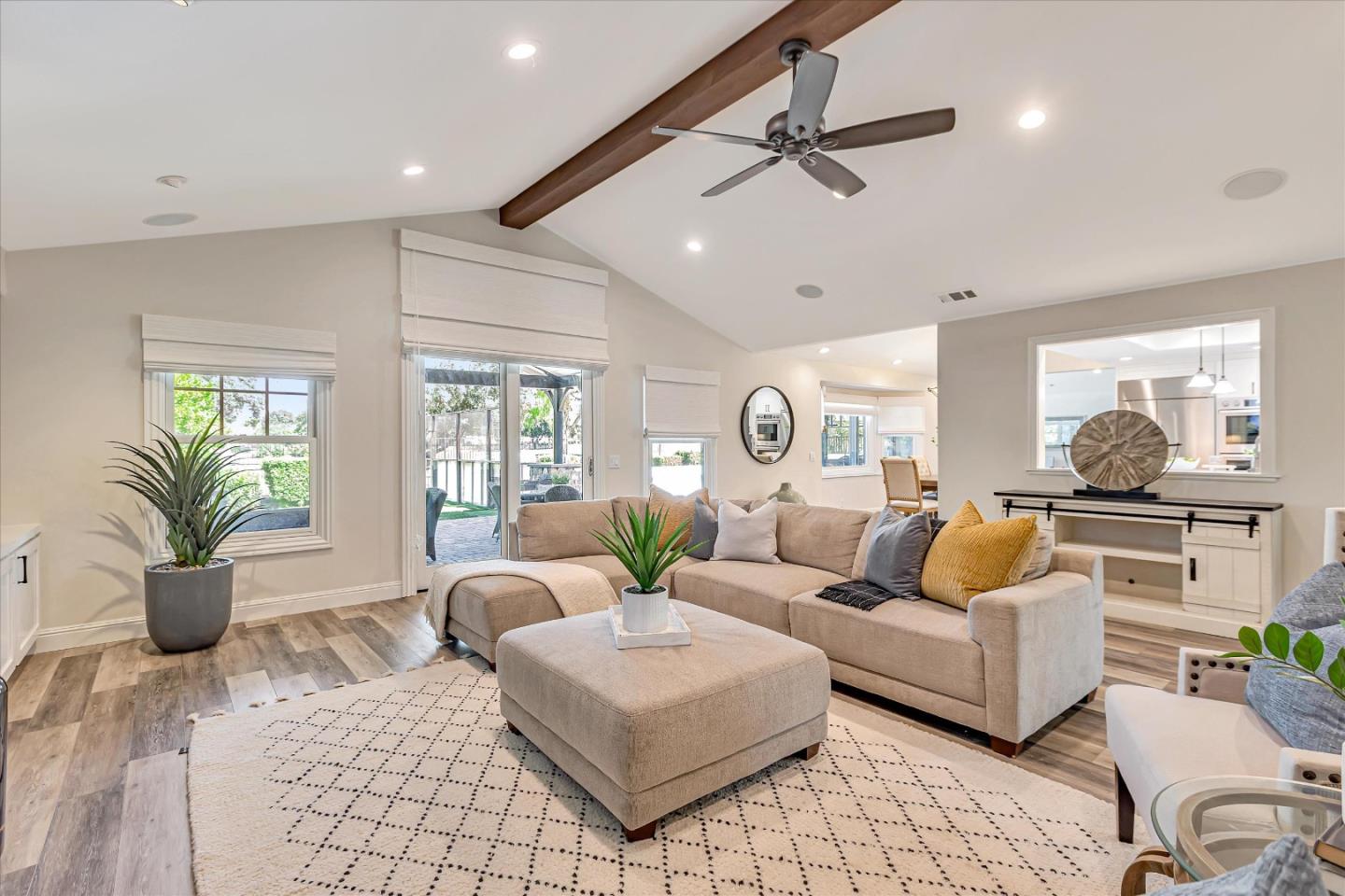 6590 Crystal Springs DR