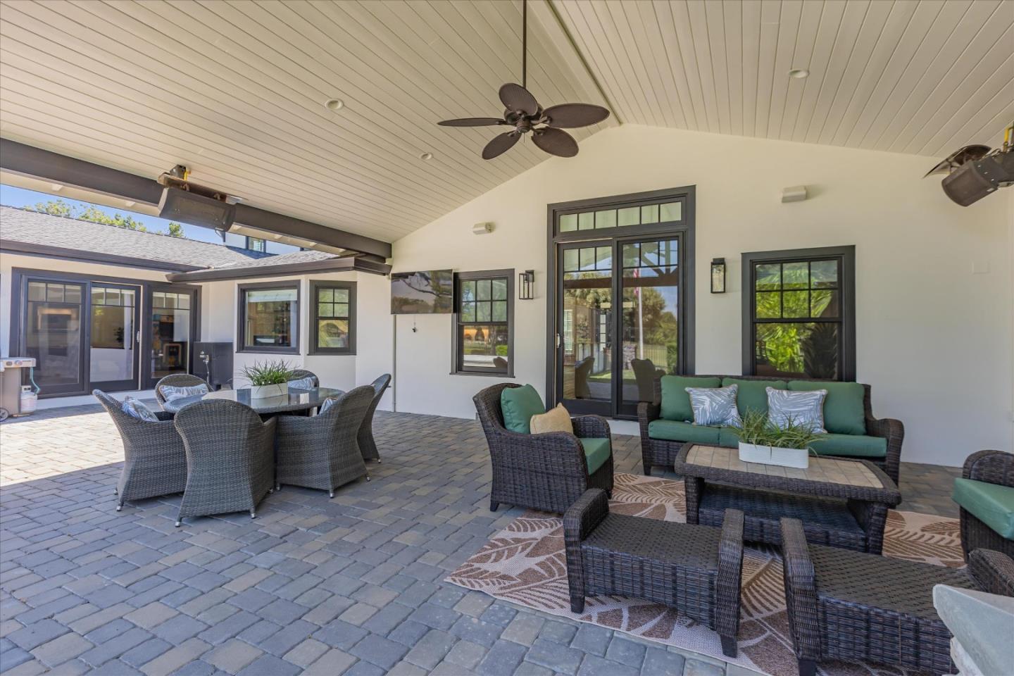 6590 Crystal Springs DR