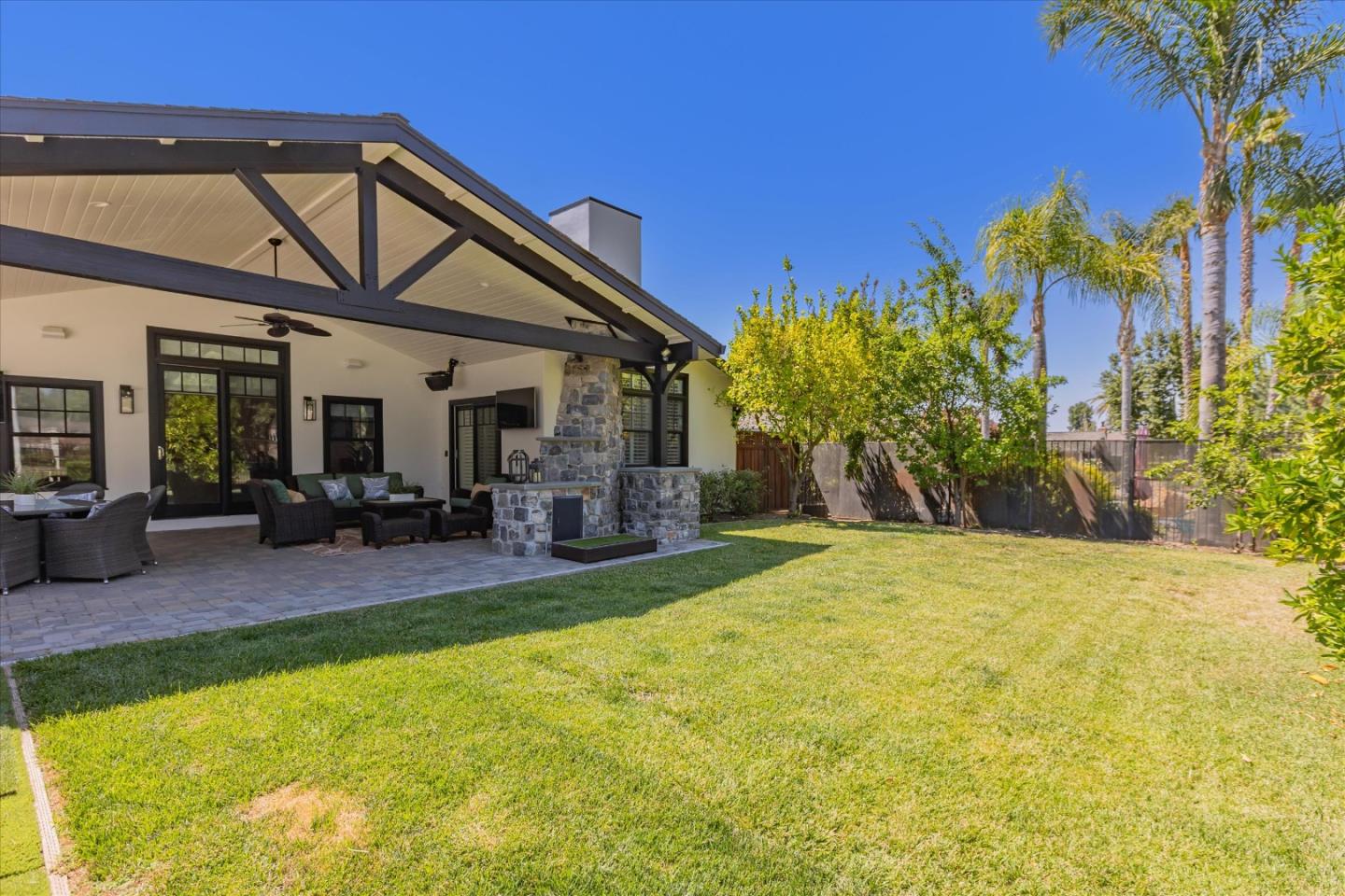 6590 Crystal Springs DR