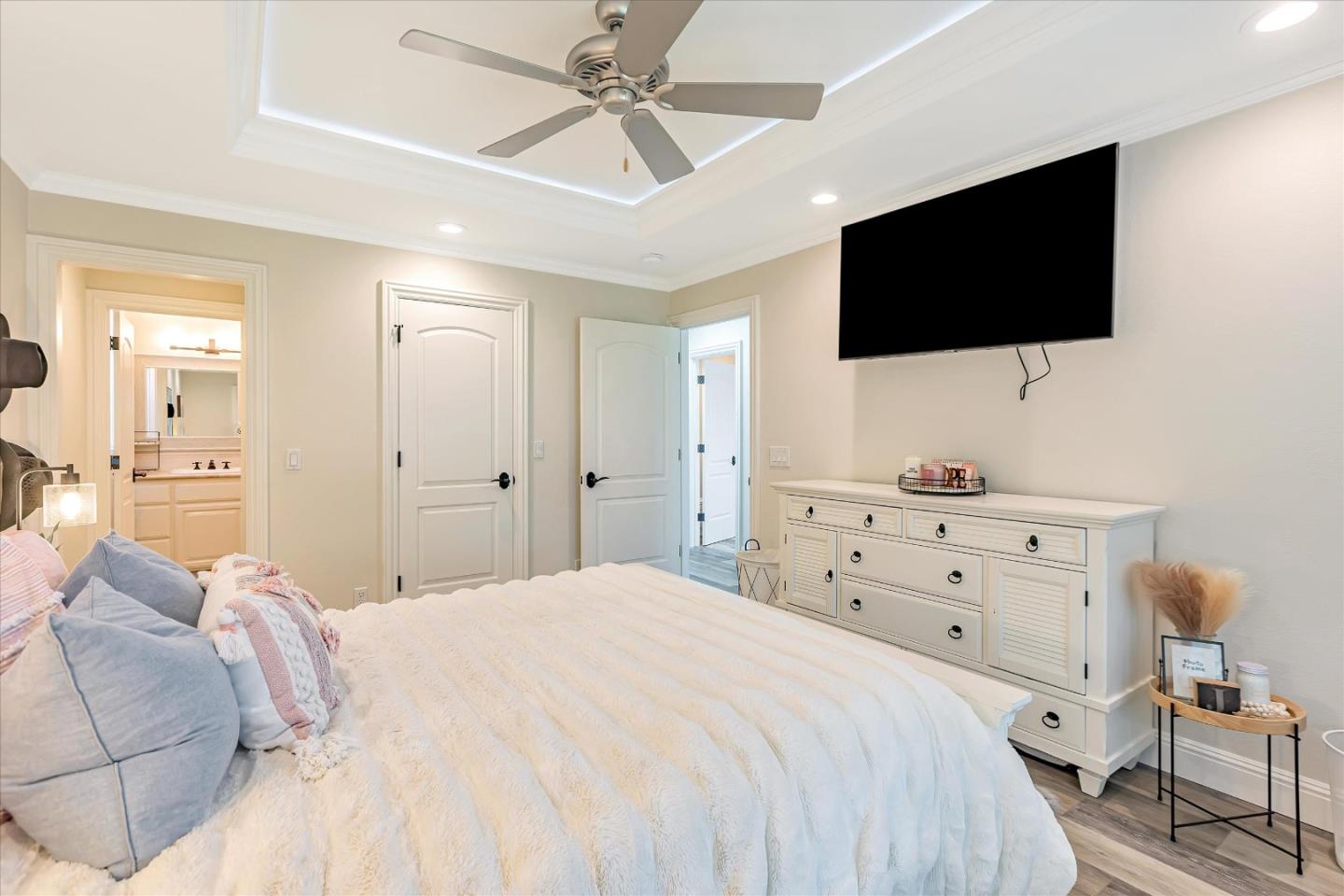 6590 Crystal Springs DR