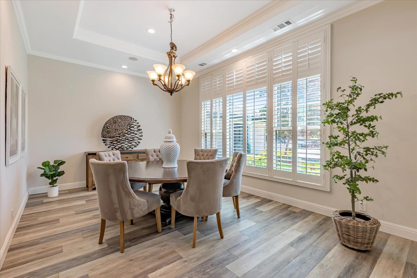 6590 Crystal Springs DR