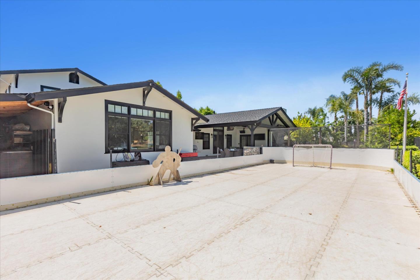 6590 Crystal Springs DR