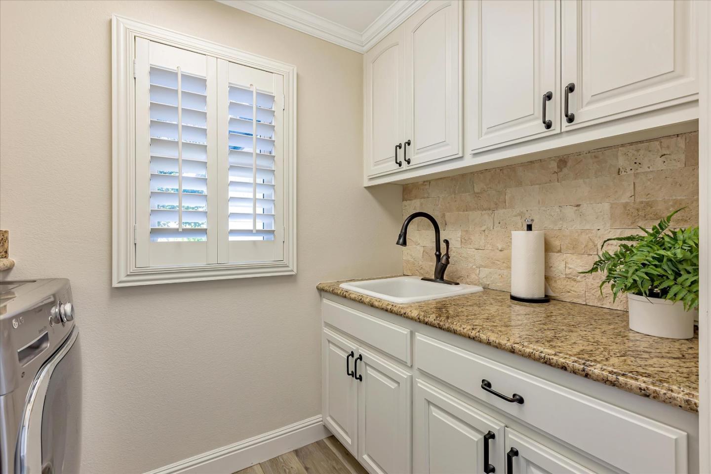 6590 Crystal Springs DR