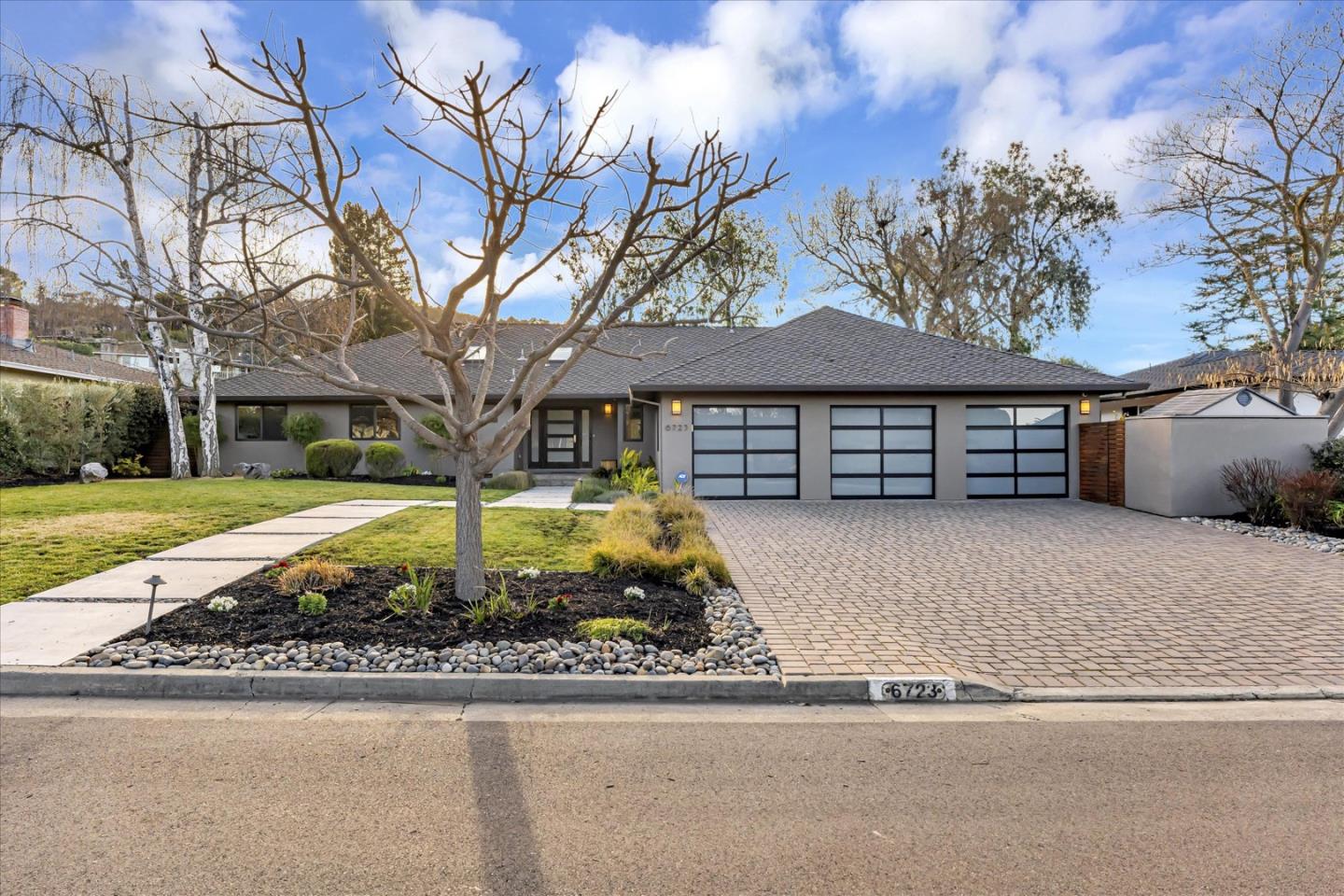 6723 Crystal Springs DR