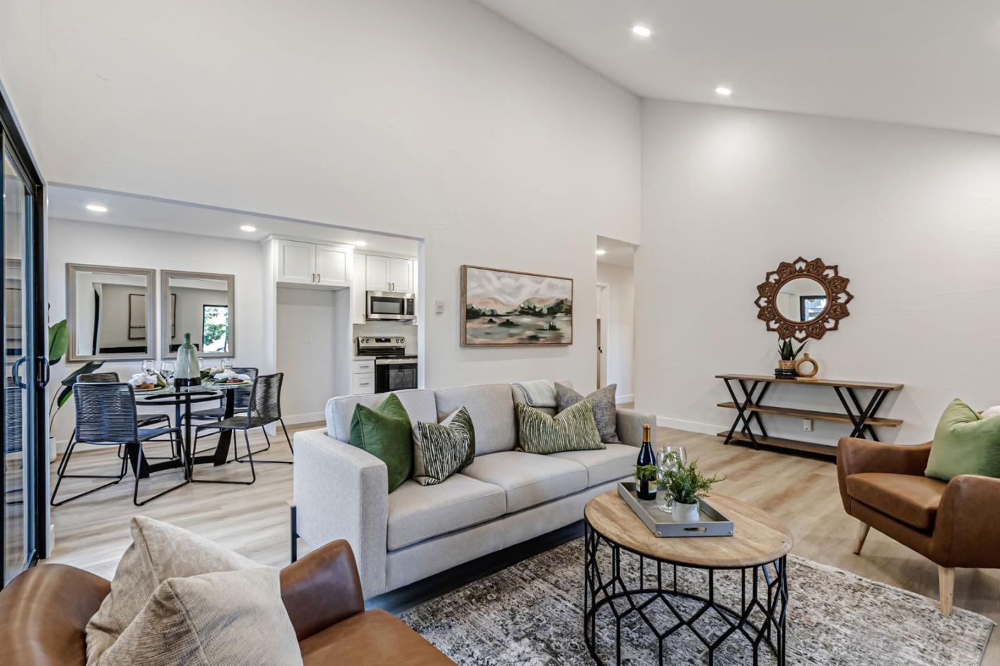 2516 Palmdale CT