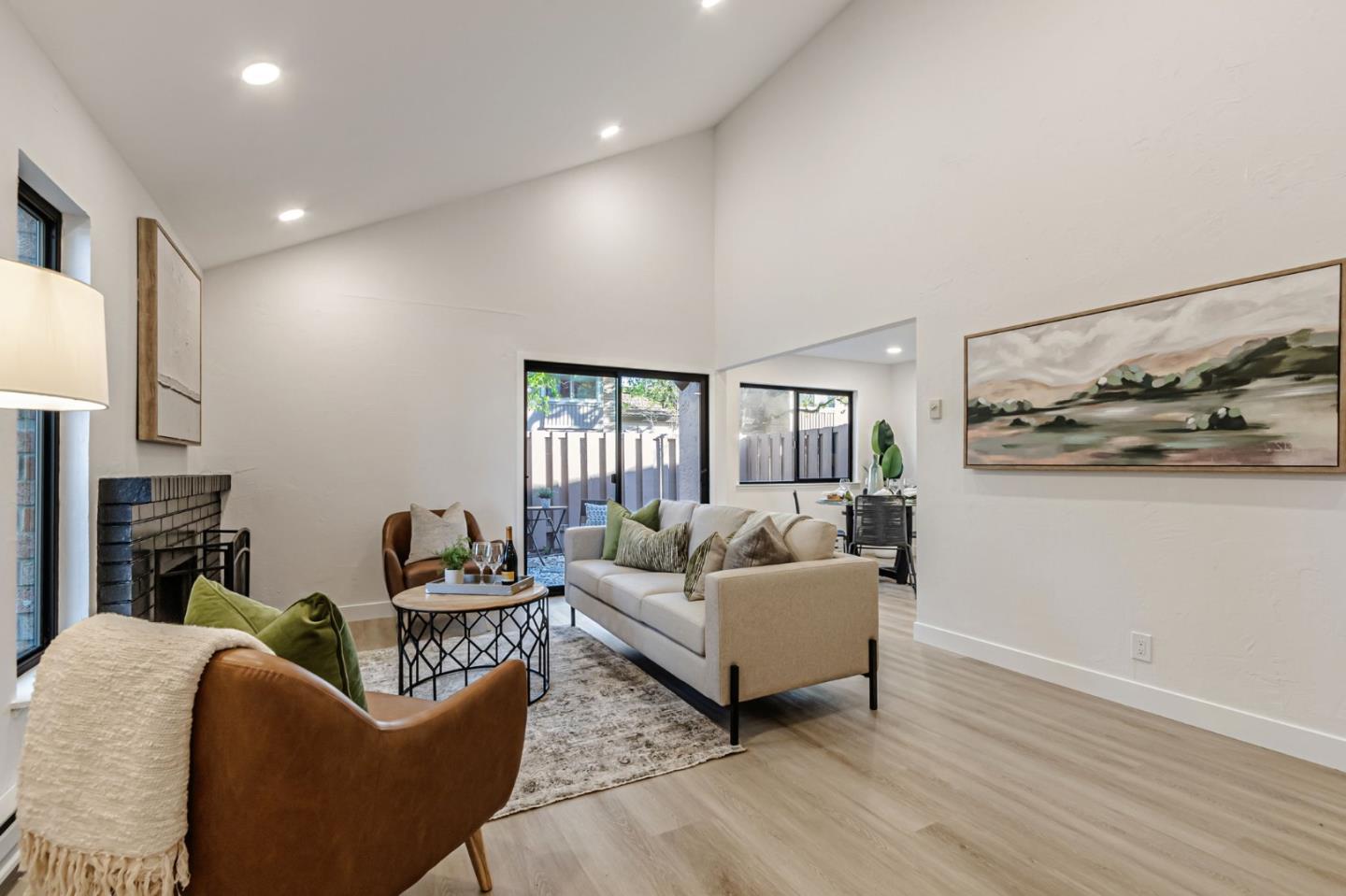 2516 Palmdale CT