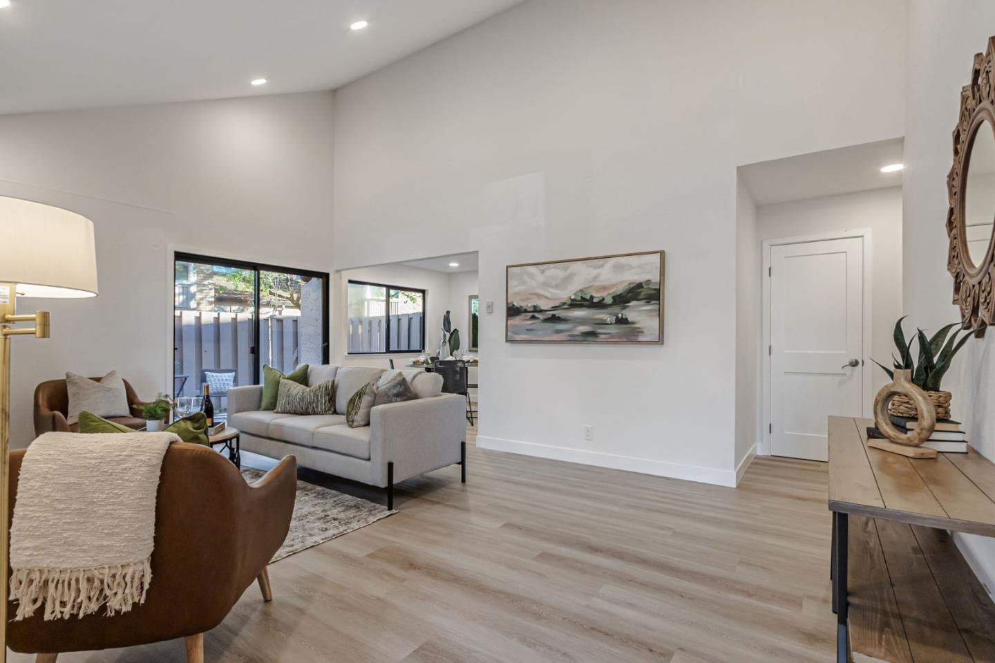 2516 Palmdale CT