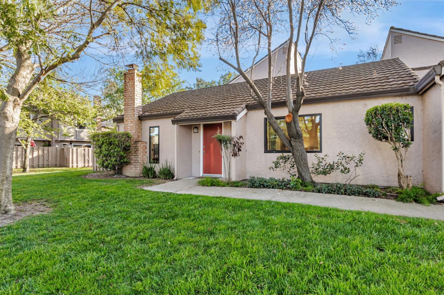 2516 Palmdale CT