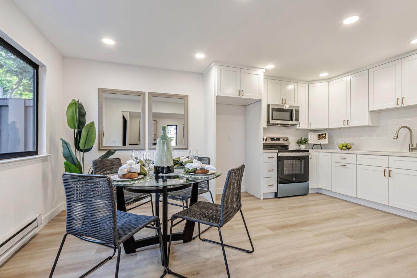 2516 Palmdale CT