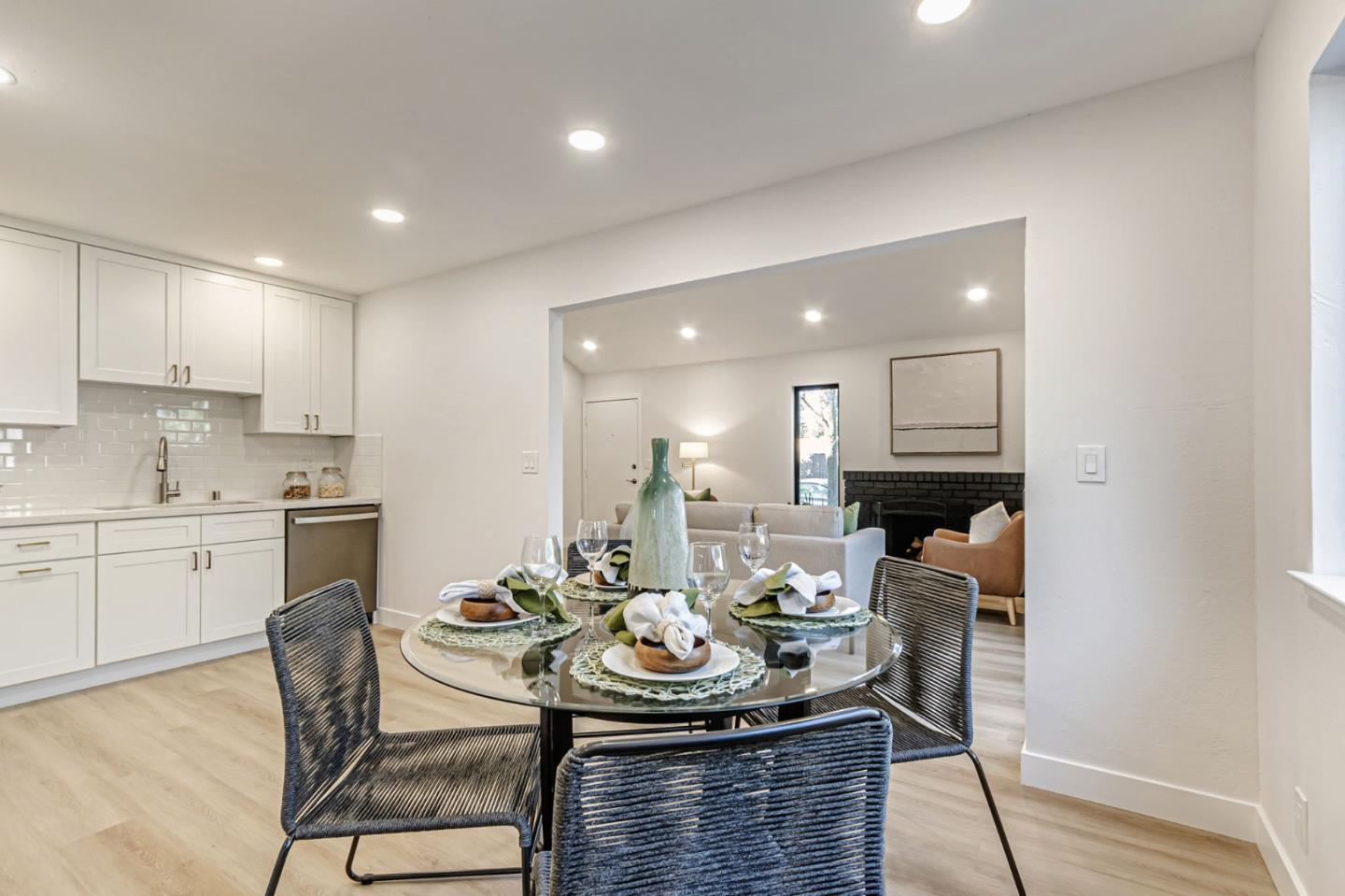 2516 Palmdale CT
