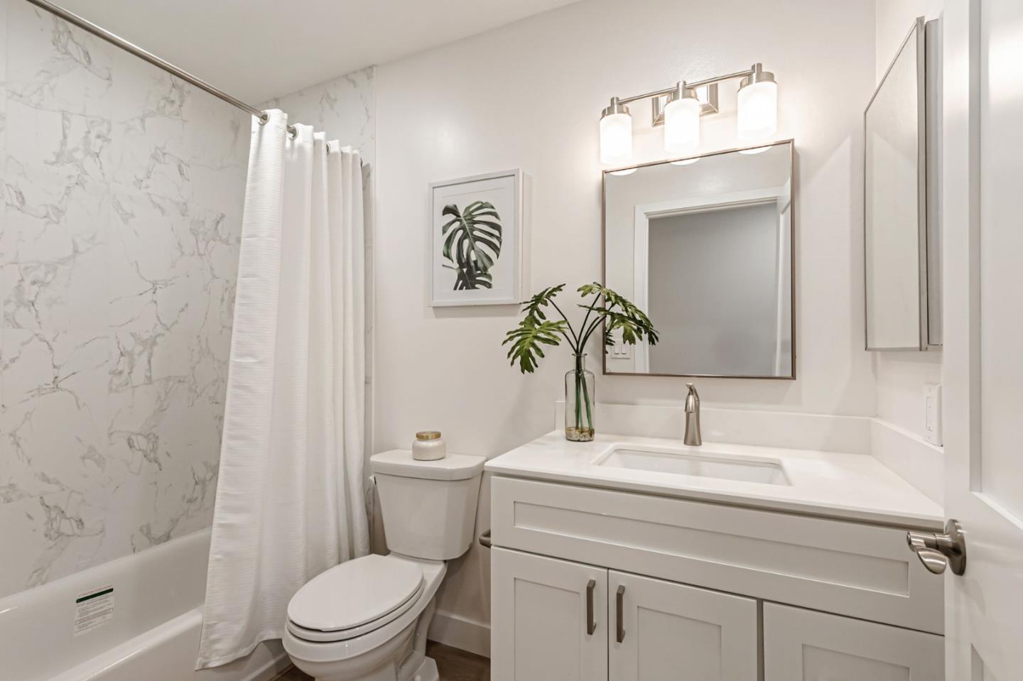 2516 Palmdale CT