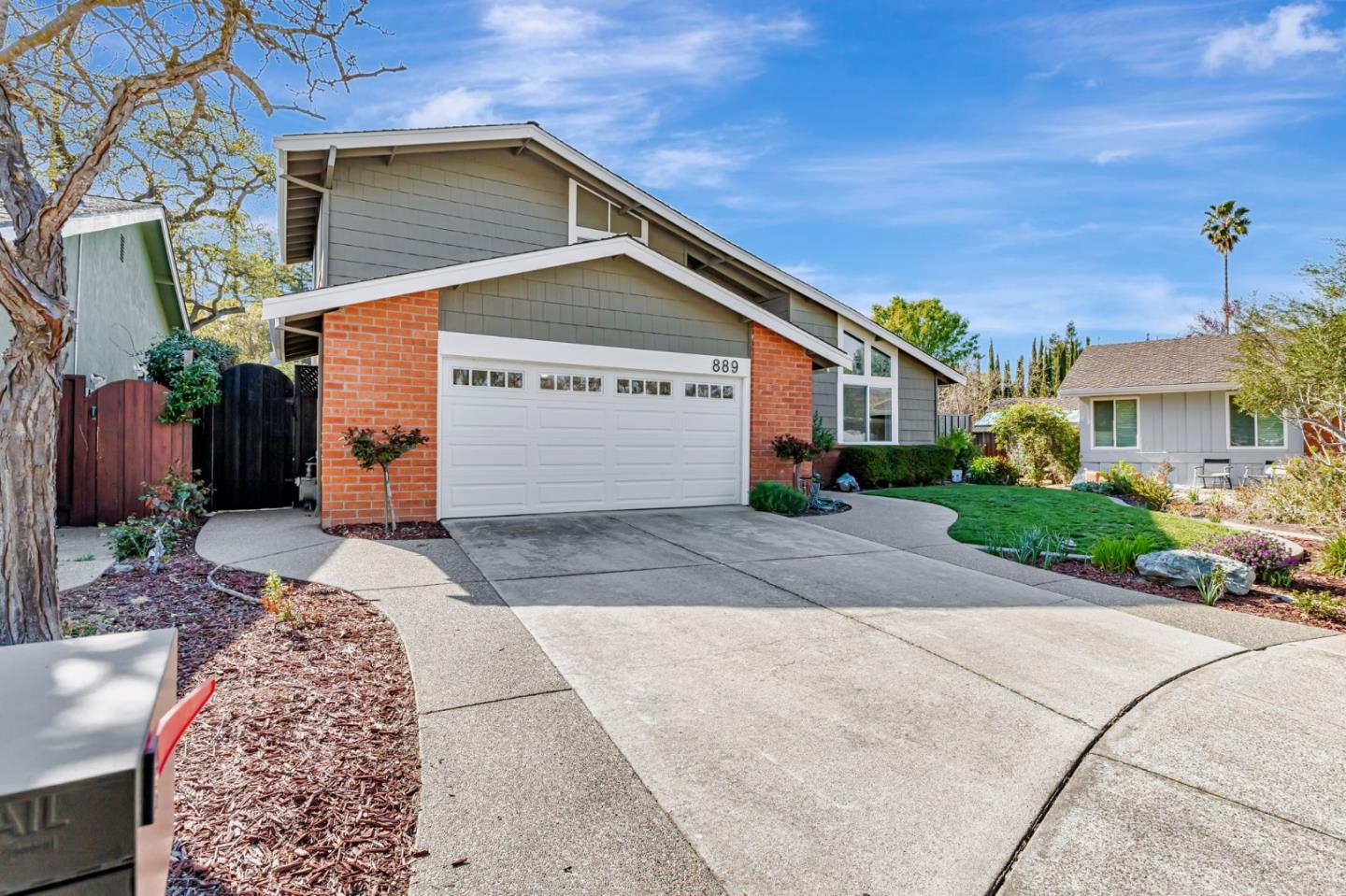 889 Fieldwood CT