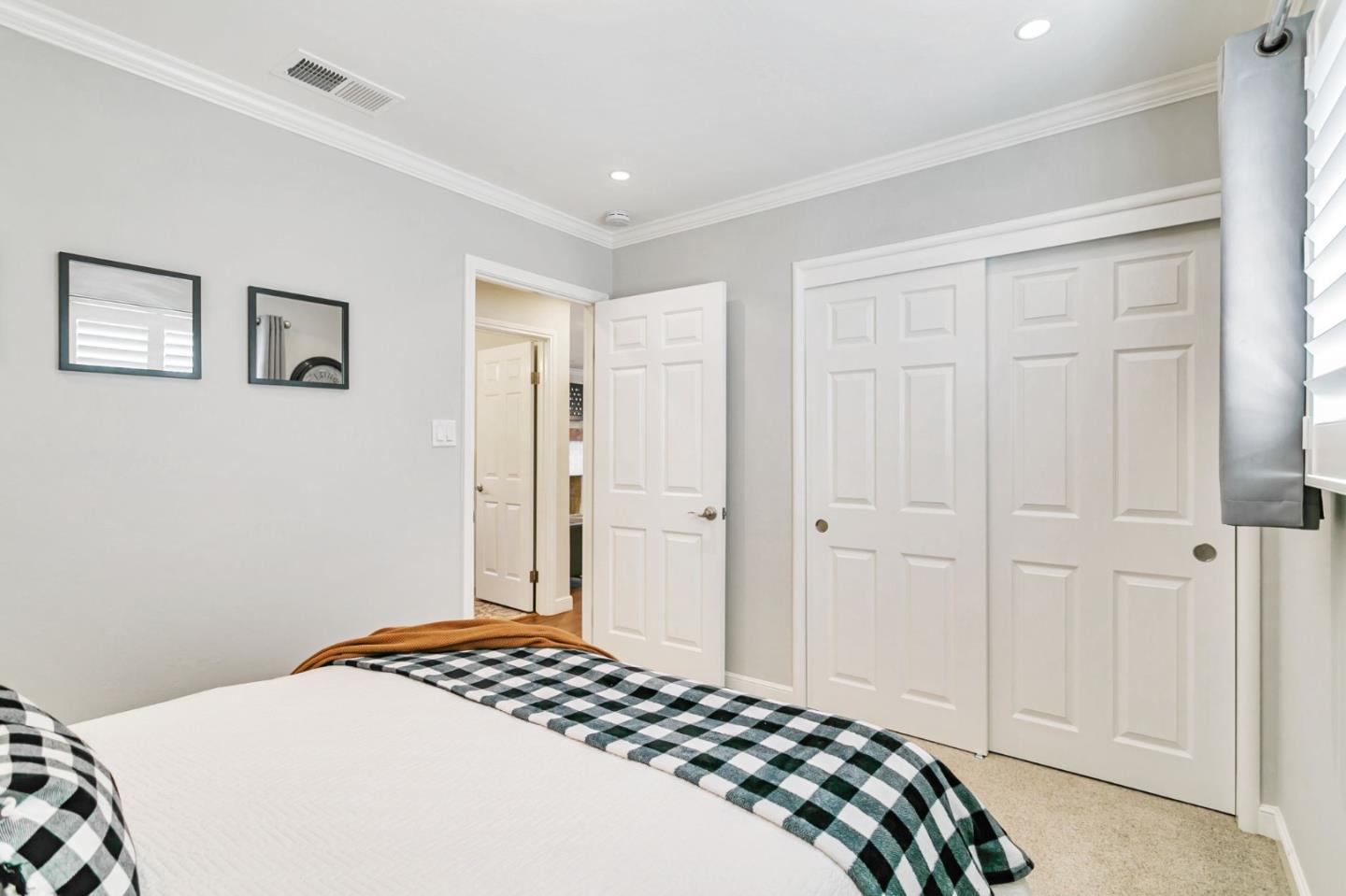 2794 Gardendale DR