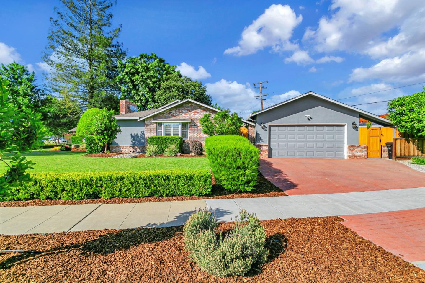 2794 Gardendale DR