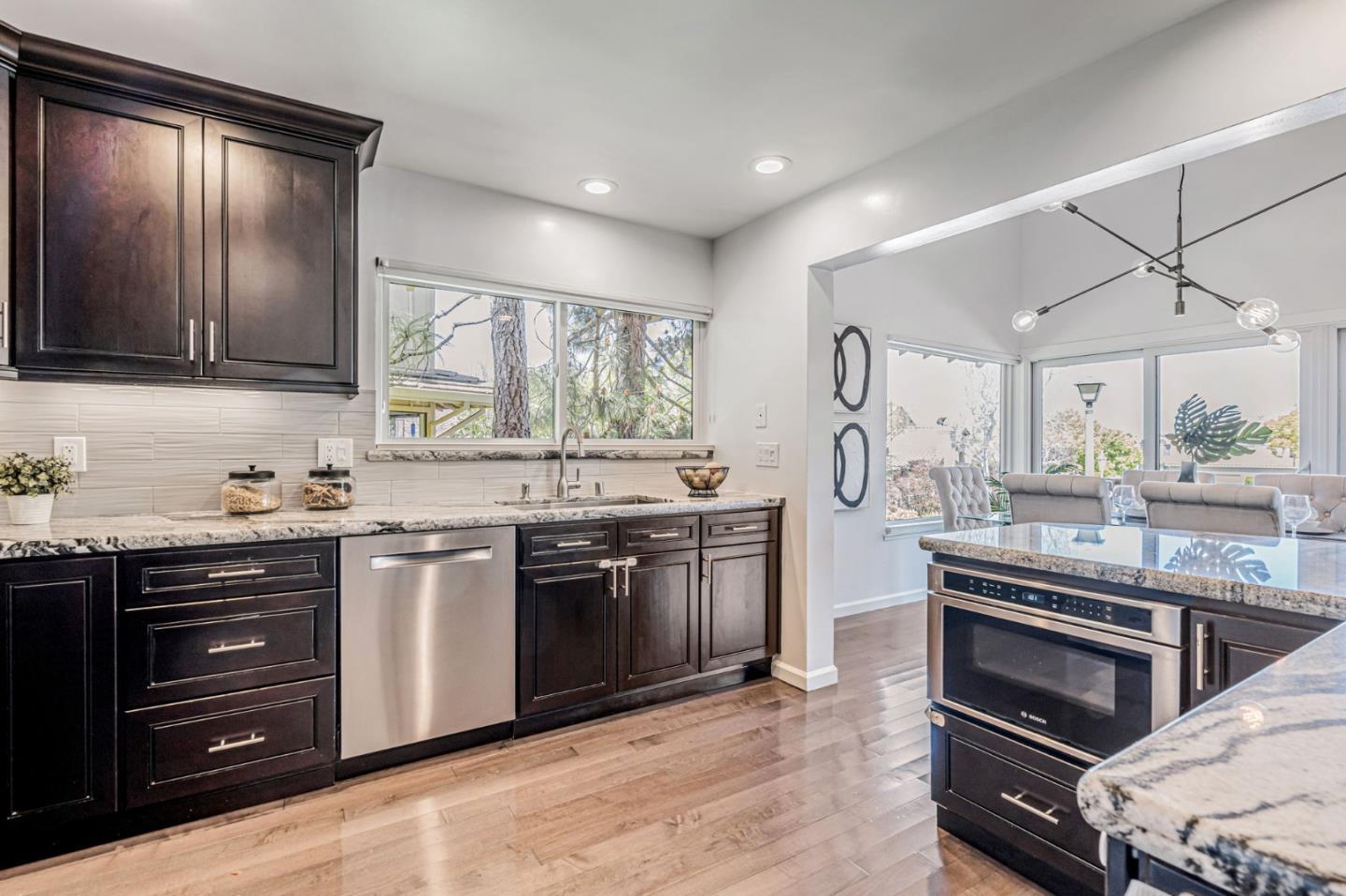 21 Calypso LN
