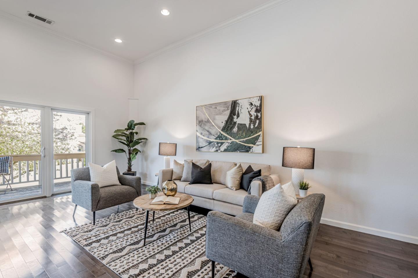 21 Calypso LN